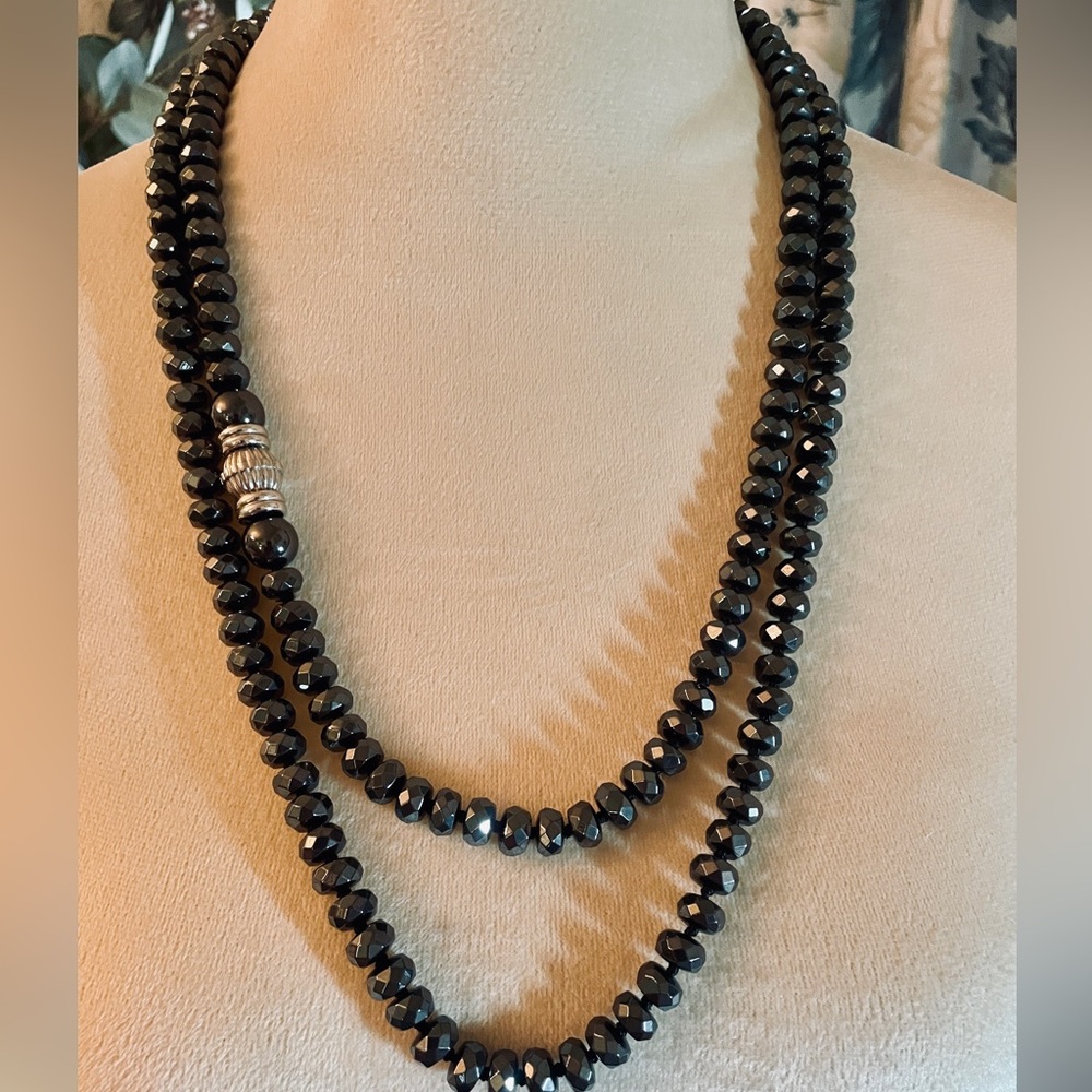 🤩 Vintage 55” LONG Faceted Hematite Necklace w/Magnetic Closure. Stunning!!